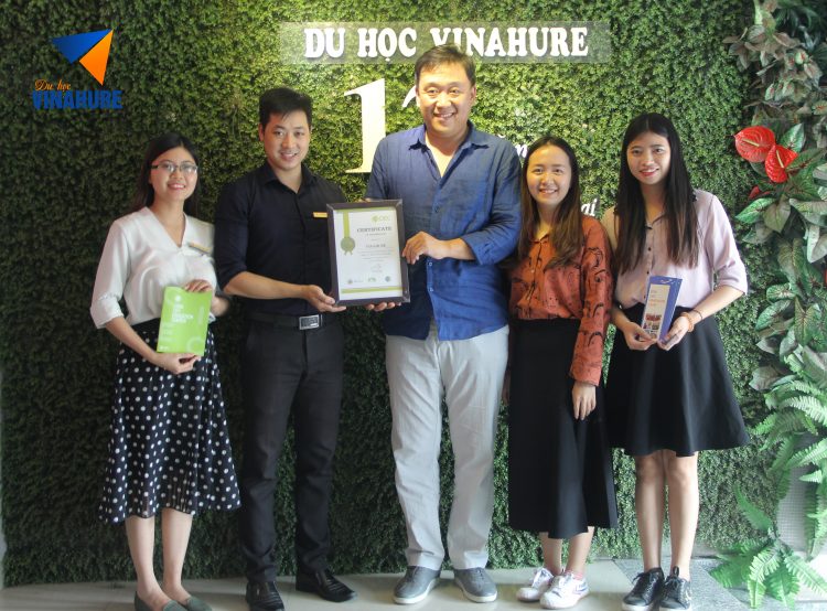 Đại diện trường CIEC Philippines ghé thăm trụ sở chính VINAHURE