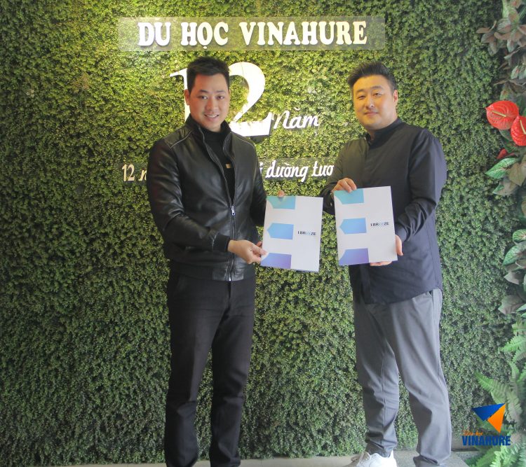 Hiệu trưởng trường Anh ngữ I BREEZE ghé thăm văn phòng Vinahure Hà Nội