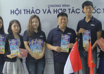 Hiệu trưởng trường Anh ngữ IMS ghé thăm văn phòng Vinahure