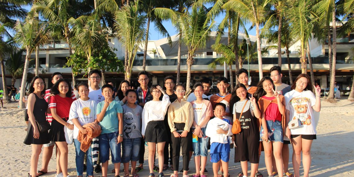 bài toán so sánh học tiếng Anh tại Philippines và Singapore