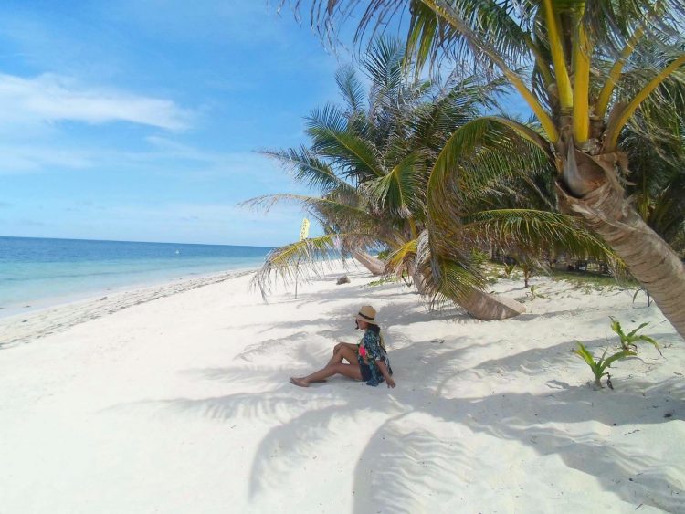 khám phá bãi biển đẹp tại Philippines khi đi du học