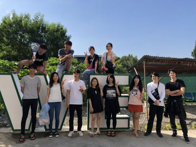 Học tiếng Anh giao tiếp cùng các khóa ESL tại WE Academy 2023